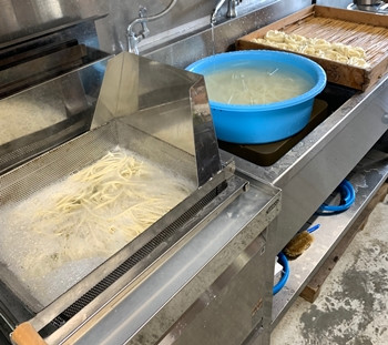 季節の日本そば、うどん玉販売中!