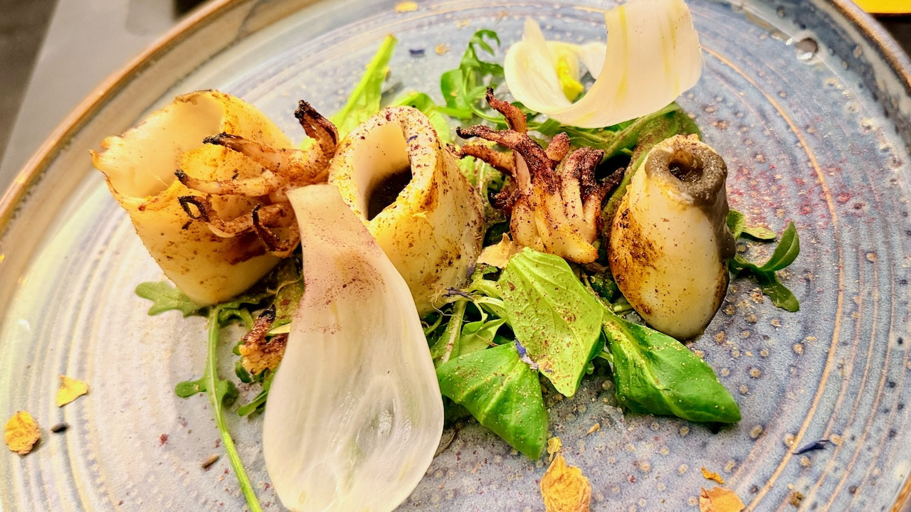 ヤリイカの鉄板焼き Calamari alla griglia in padella