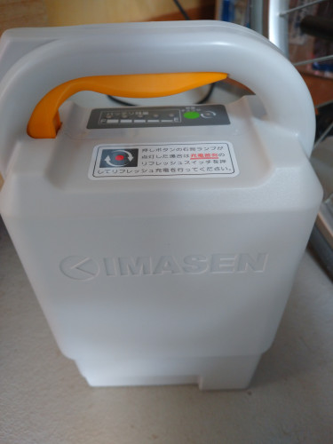 簡易型電動車椅子のバッテリーを交換しました