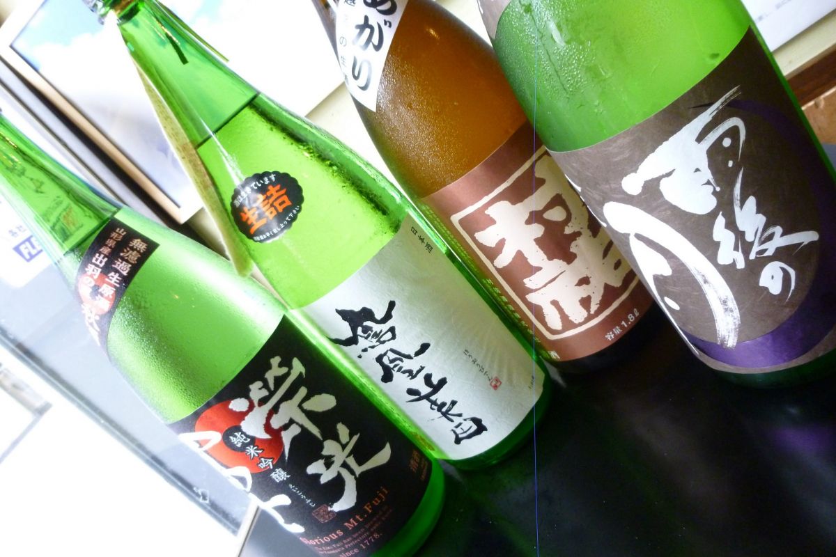 各地の特色ある日本酒をご用意しております。