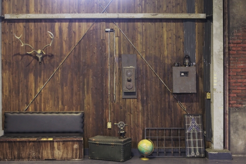 07WoodWall.JPG