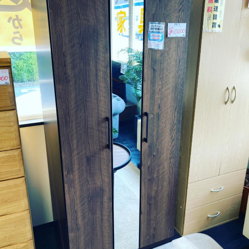 ミラー付き洋服タンス入荷致しました!