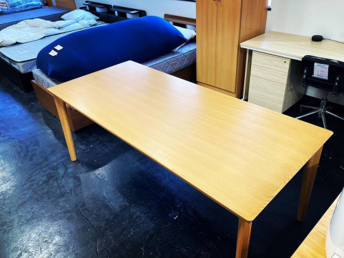 入荷のご案内:6人用ダイニングテーブル