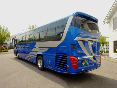 大型バス2070‐後部-2.jpg