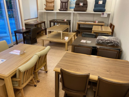 家具調こたつ展示中です。