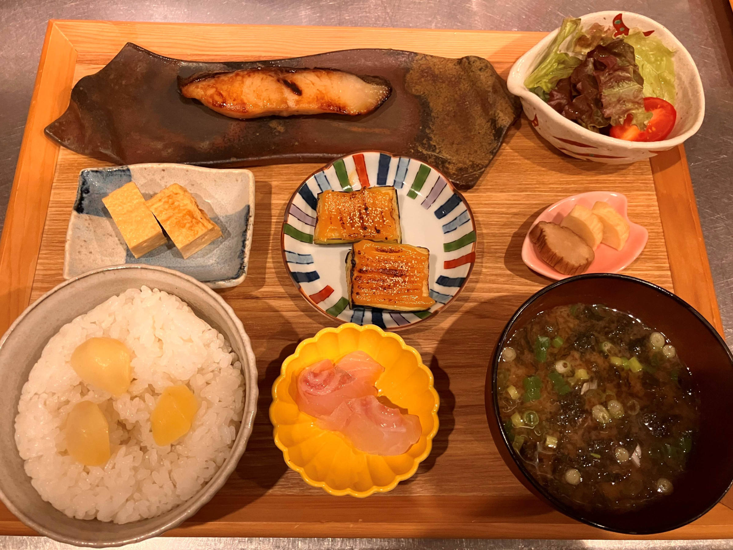 土・日のみランチ始めました。要予約。