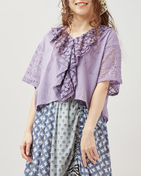 レースブラウス