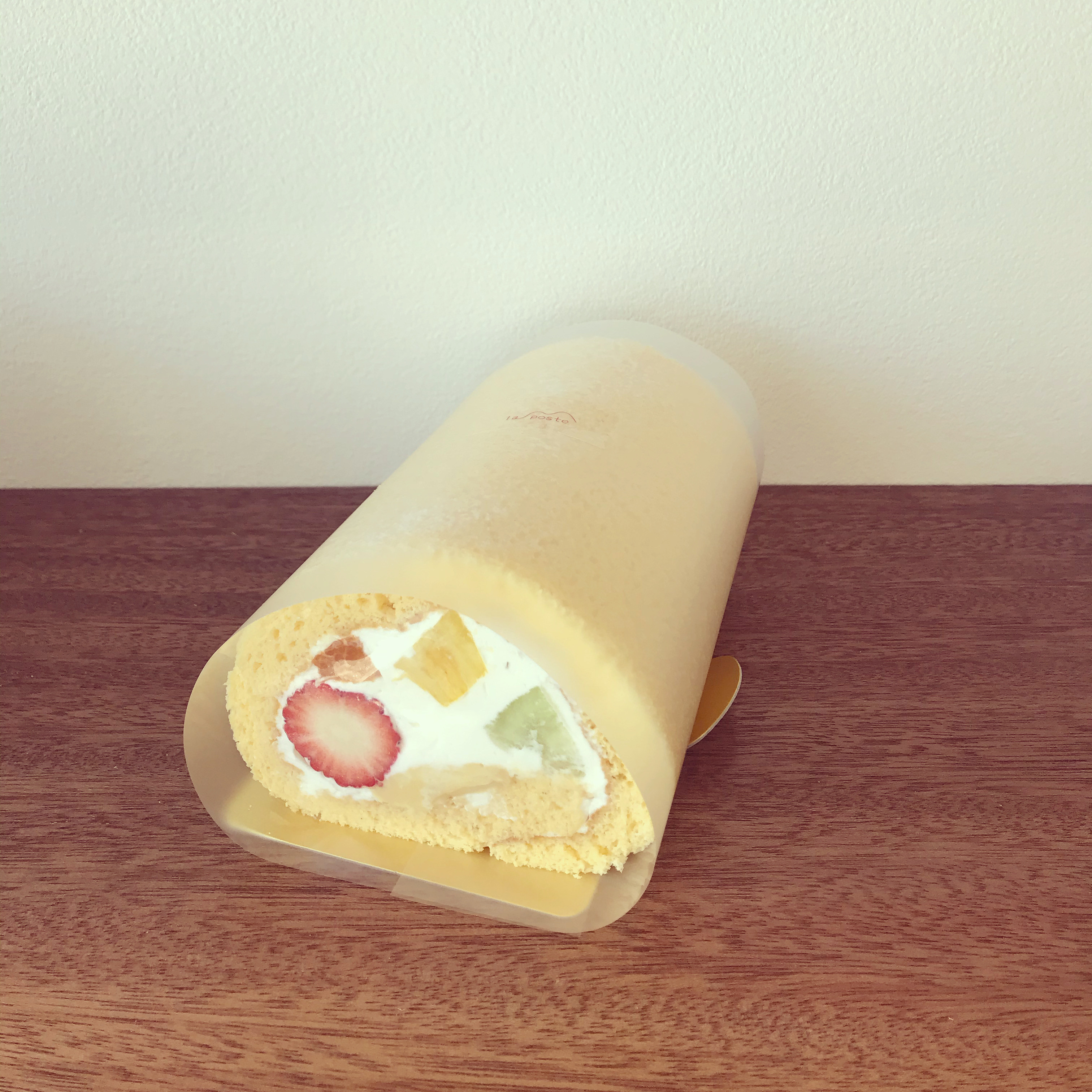 フルーツのロールケーキ