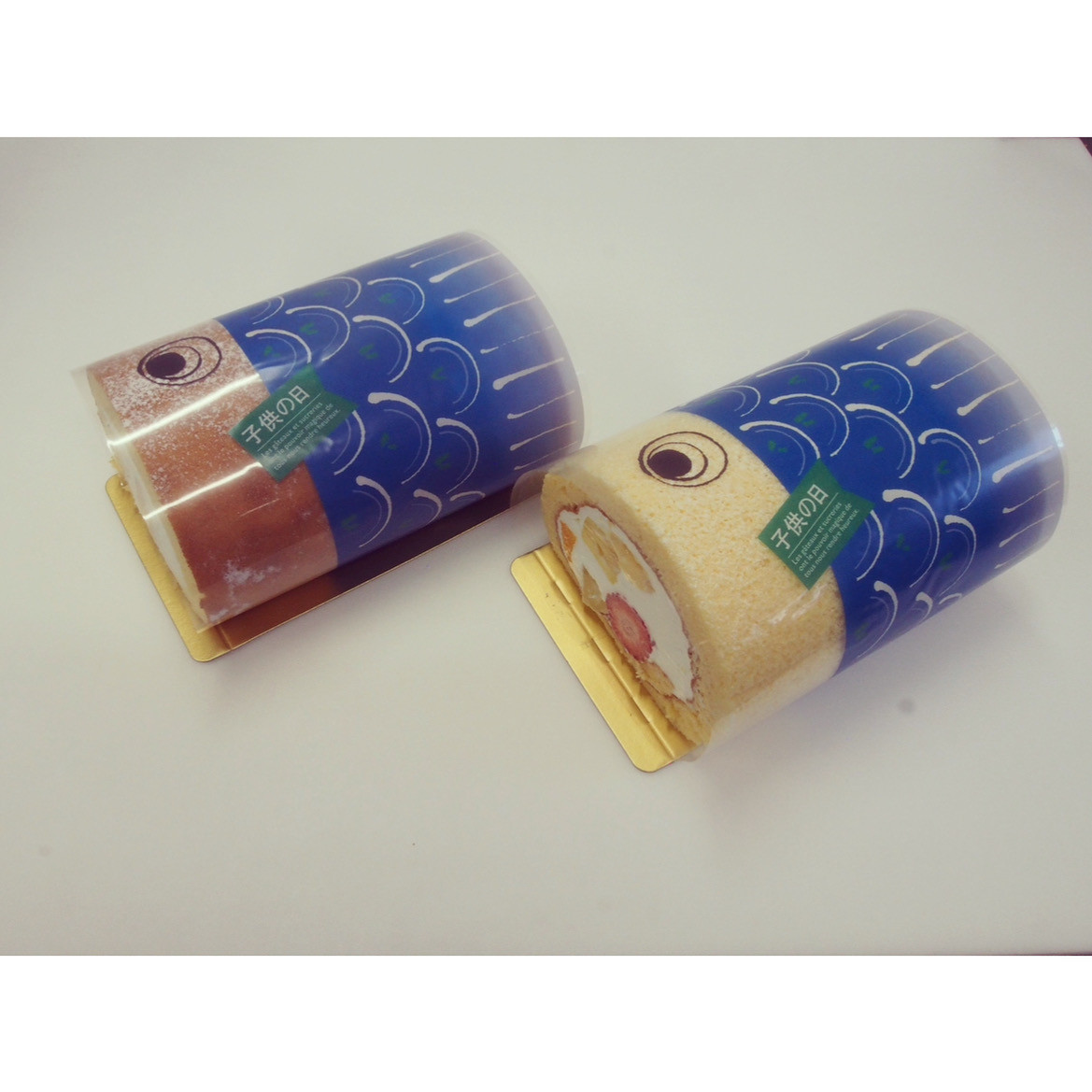 期間・数量限定でロールケーキのフィルムがこいのぼりに変わります🎏