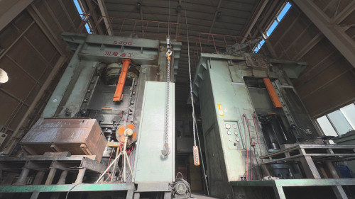 1000t,2000t油圧プレス