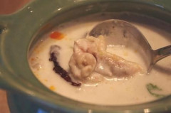トムカーガイ/鶏肉のココナッツミルクスープ 