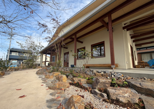 自然素材が織りなす、ほっとくつろげる空間