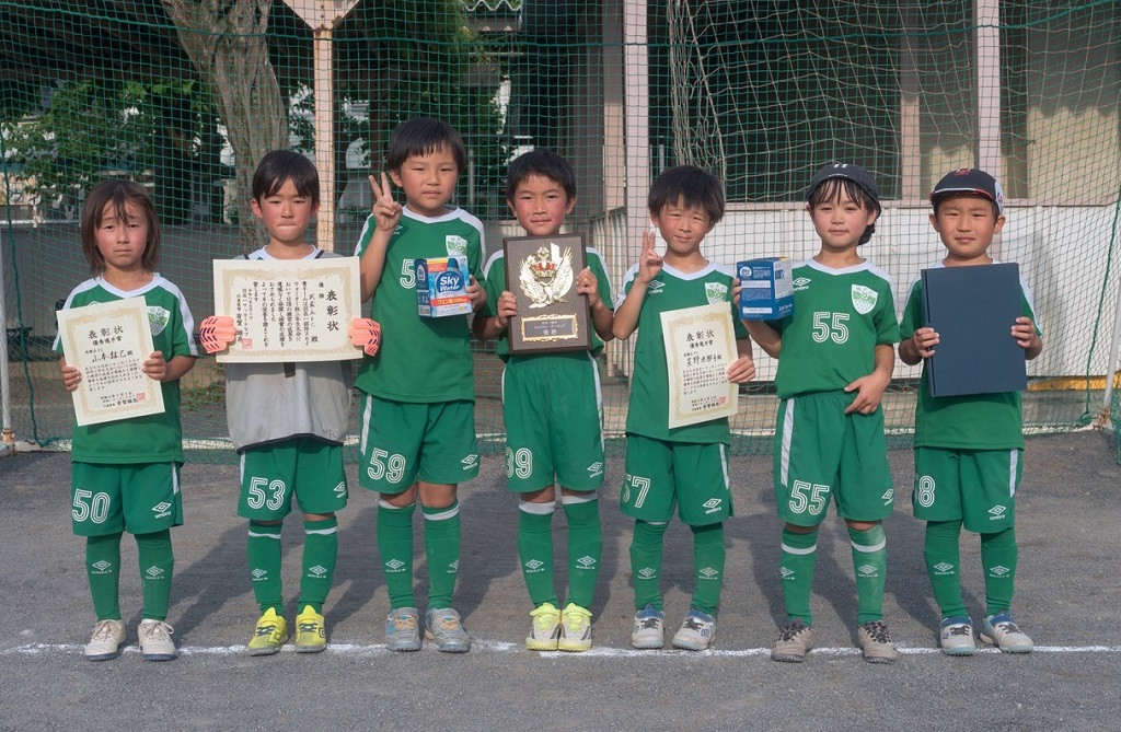 ２年生　羽衣招待大会　優勝おめでとう