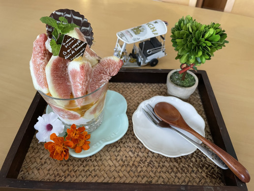完売の知らせ!! 大好評いちじくパフェが終了しました。