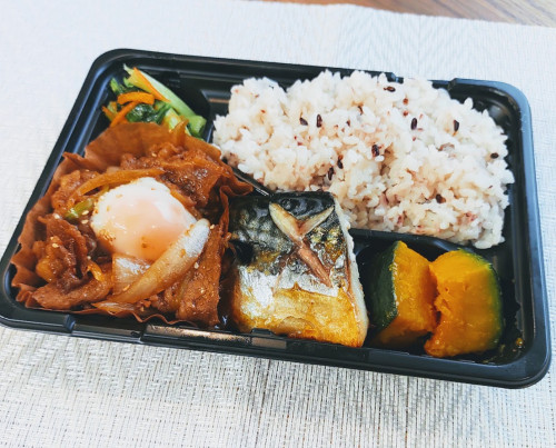 新登場!牛バラ焼き&サバ塩焼き弁当