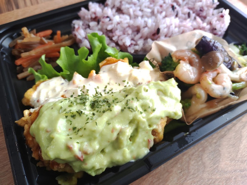 新登場☆アボカドタルタルのチキン南蛮!