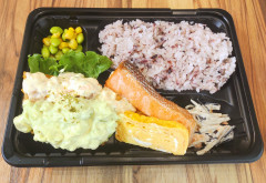 アボカドタルタルのチキン南蛮弁当