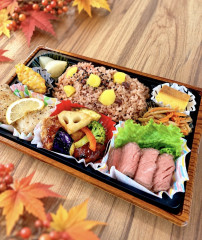 🌰栗赤飯の行楽幕の内弁当