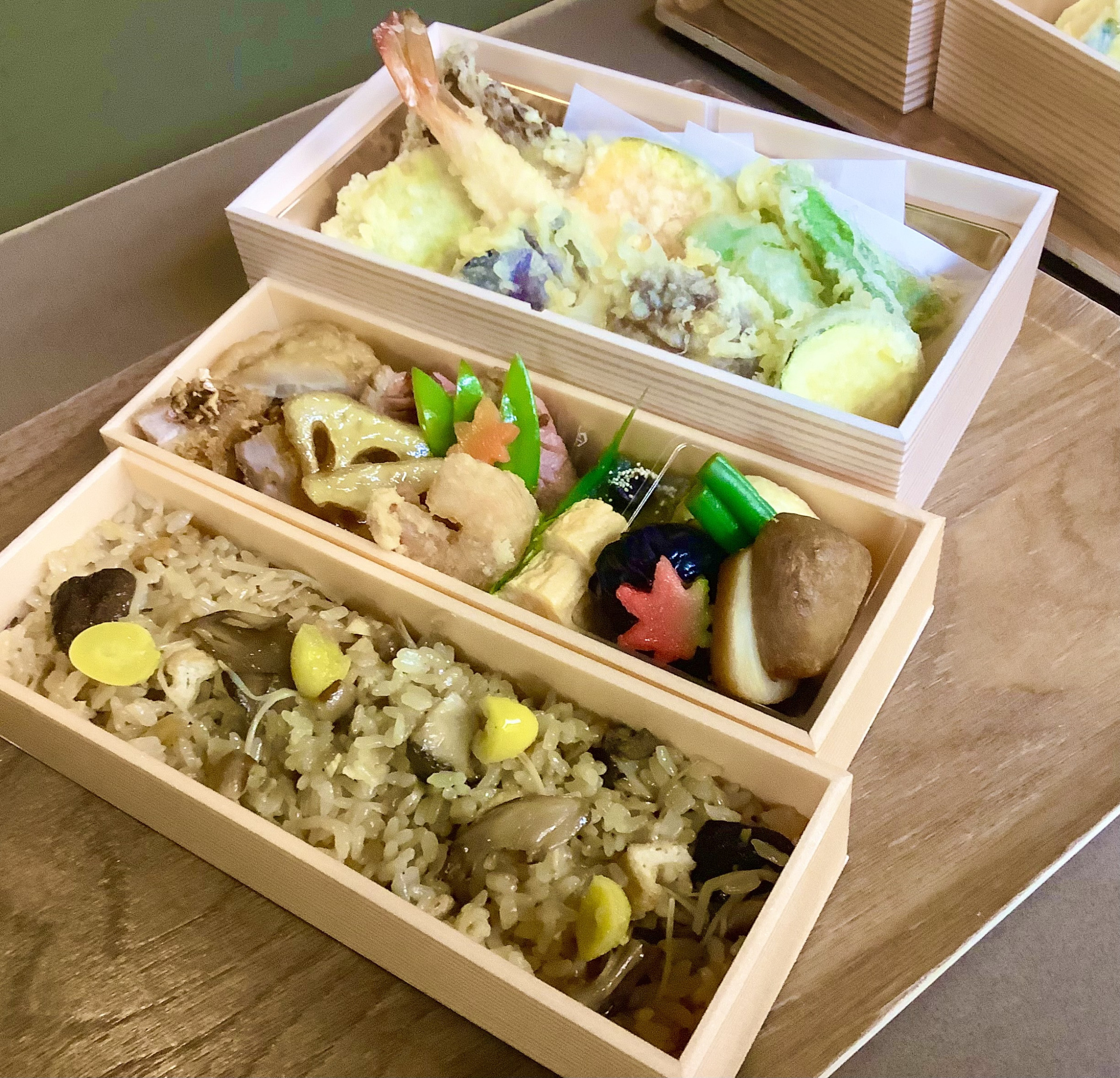 5種類木の子の炊き込みご飯会席弁当