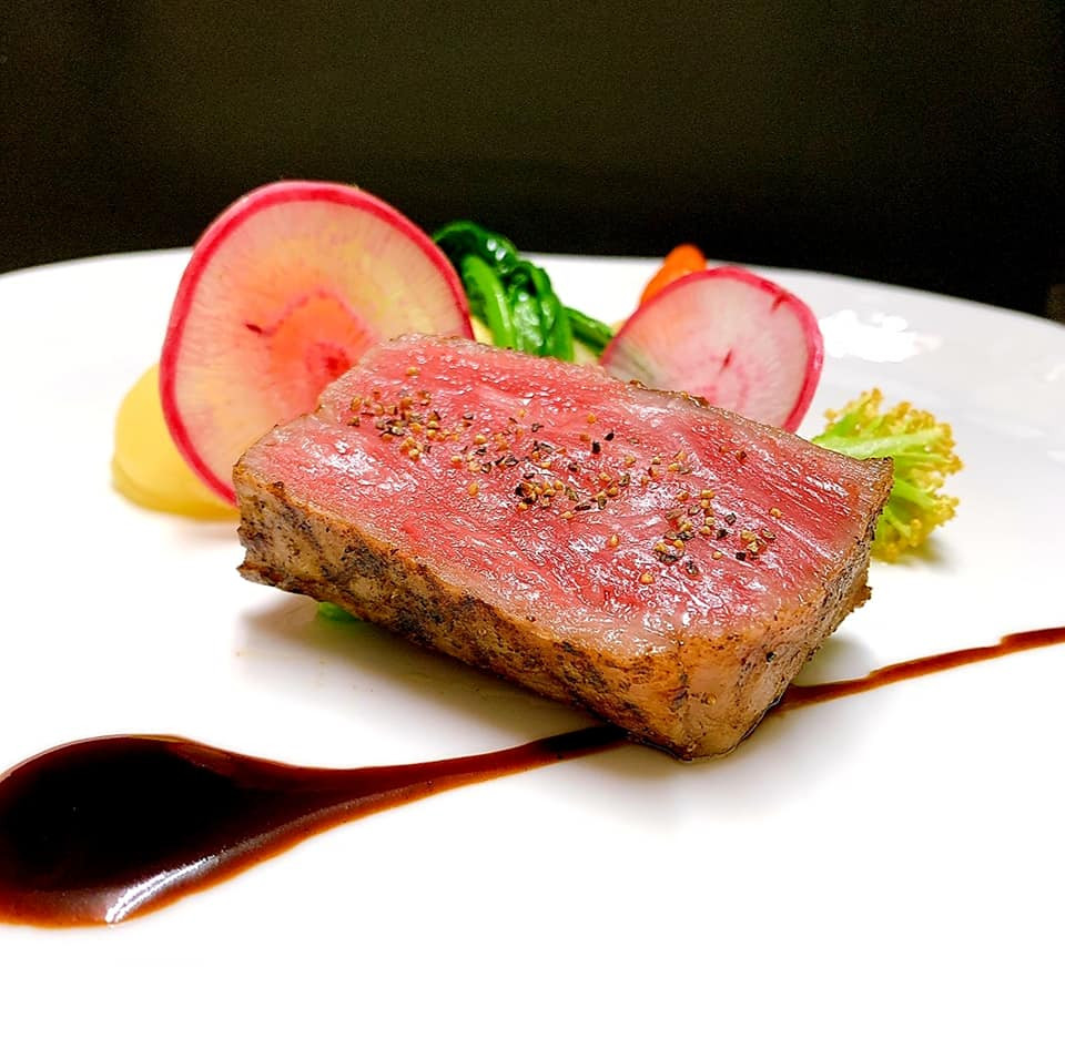 信州が誇る厳選食材「村沢牛サーロインステーキ」はまさに幻の絶品です