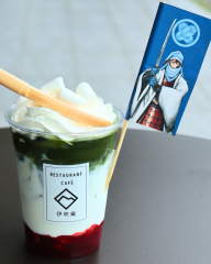 義の三僧(層) 抹茶ラテ