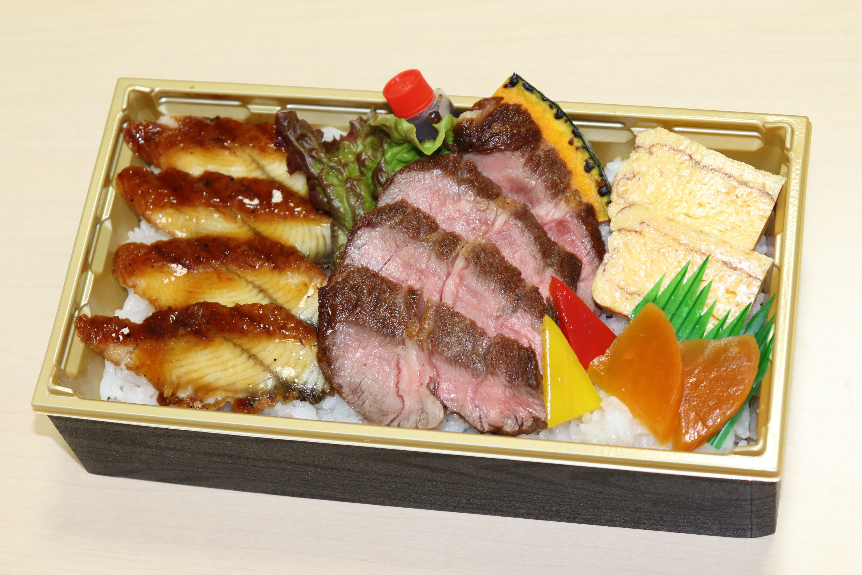 ③牛ステーキうな膳
