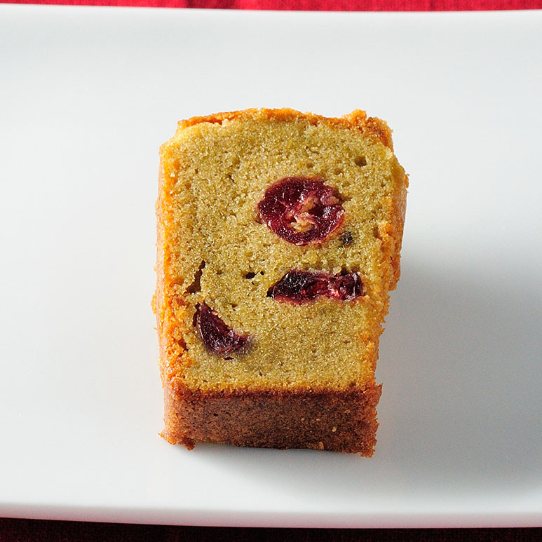 パウンドケーキ カット ピスタチオ