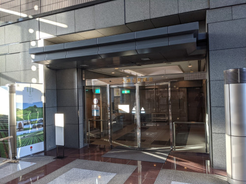 現職部長を君付け　役場ＯＢの監査委員に仲間・古巣意識か