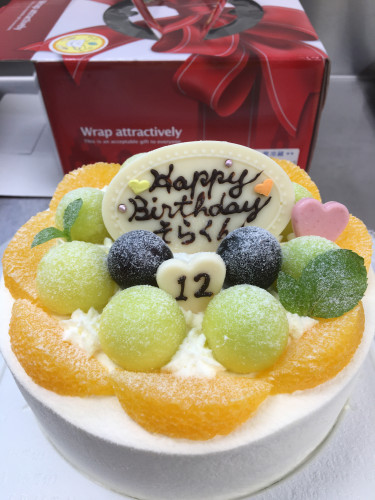 フルーツのバースデーケーキ