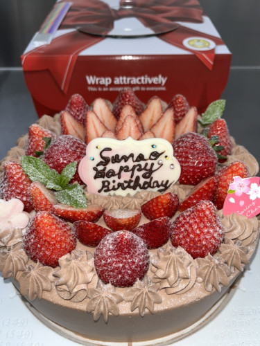 【苺の生チョコバースデーケーキ♪】