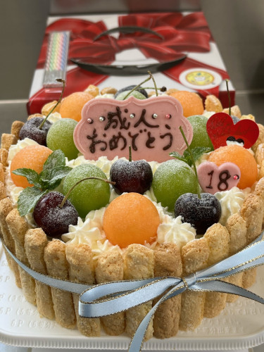 【フルーツのシャルロットバースデーケーキ♪】