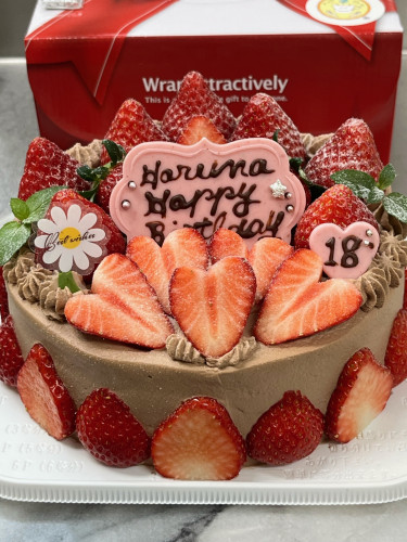 【苺いっぱい生チョコバースデーケーキ♪】