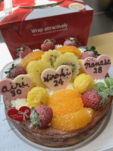 【瀬戸内レモンバースデーチーズケーキ(フルーツのせ)♪】