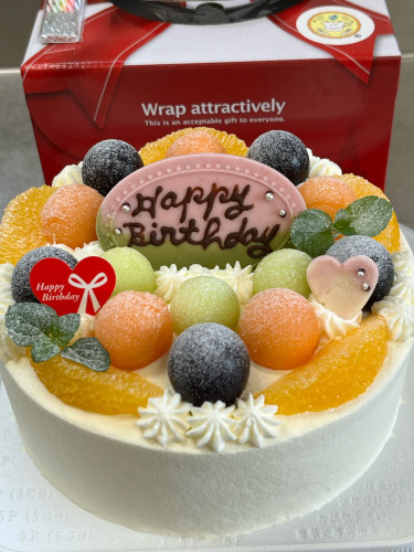 【フルーツのバースデーケーキ♪】