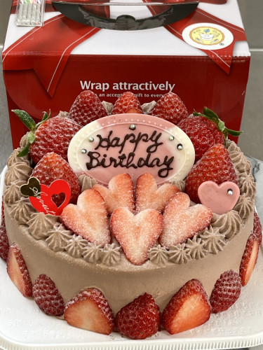 【苺いっぱい生チョコバースデーケーキ♪】