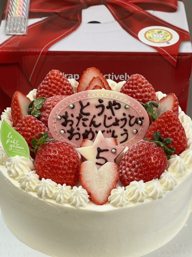 【苺のバースデーケーキ♪】