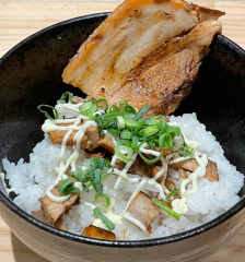 悶絶チャーシュー丼