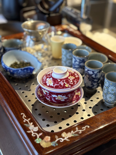 本日Makanさんとのコラボ茶会のため休憩です