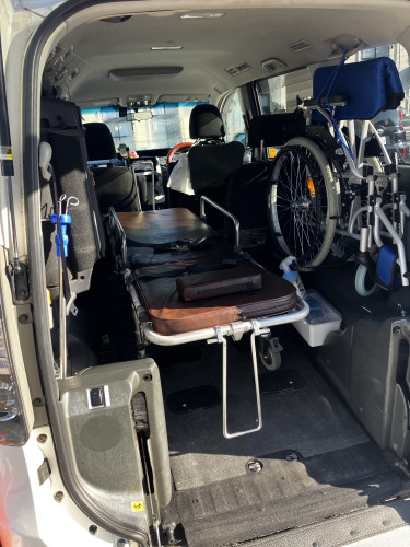 奈良のストレッチャー対応介護タクシー|搬送実績と安全設備のご紹介