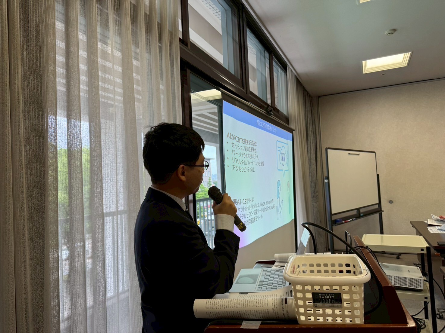 室井慧(研究員)が第35回日本精神保健看護学会学術集会・総会でワークショップを行いました。
