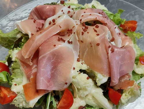 生ハムシーザーサラダ