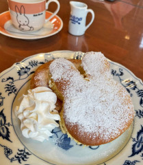 新メニューです。「ふわふわスフレパンケーキ」