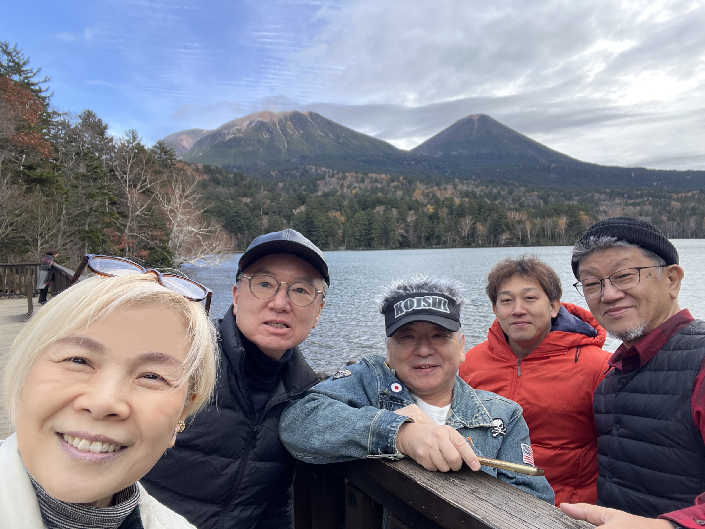 オンネトー湖畔で