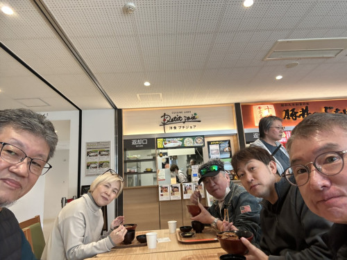 腹が減っては戦は出来ず