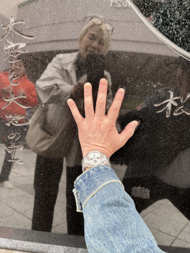 松山千春氏の石碑にて