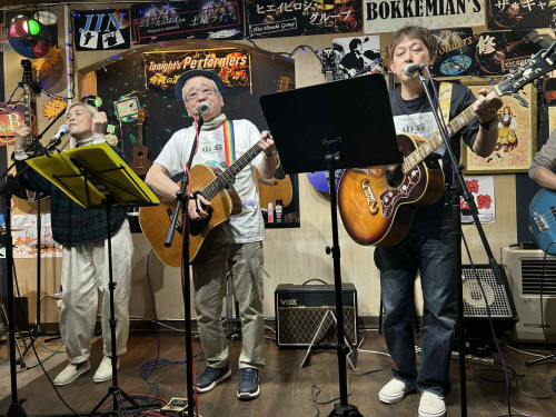 何とか合わせています