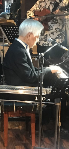「♪ライオンと遊びましょう」