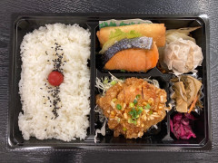自家製油淋鶏（ユーリンチー）ソースのお弁当