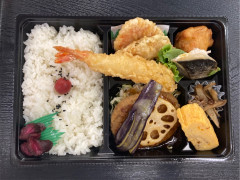 和風ハンバーグと海老天ぷらの特製弁当