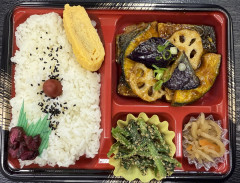サバ竜田と根菜の甘辛和え弁当